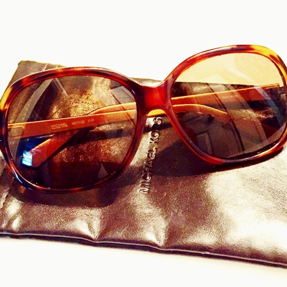 Michael Kors M2743S Palo Alto Sunglasses&Case. EUC